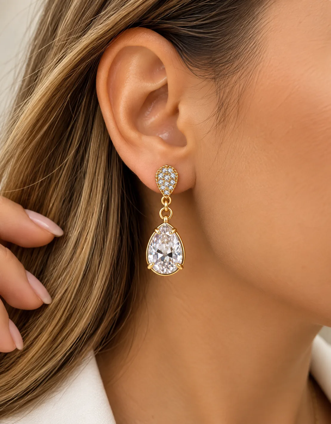 Brinco Gota Cristal Dourado DYMONTE — foto 2